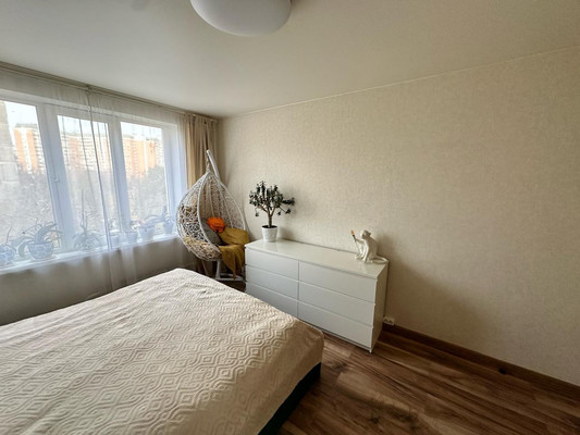 Продам 2-комн. в 3-комн. квартире, Бирюлёвская ул, 5к1, Москва г