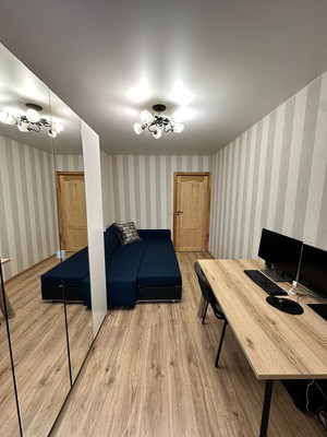 Продам 2-комн. в 3-комн. квартире, Бирюлёвская ул, 5к1, Москва г