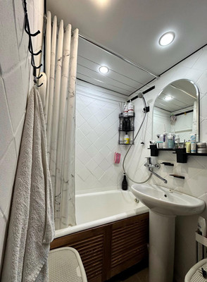 Продам 2-комн. в 3-комн. квартире, Бирюлёвская ул, 5к1, Москва г