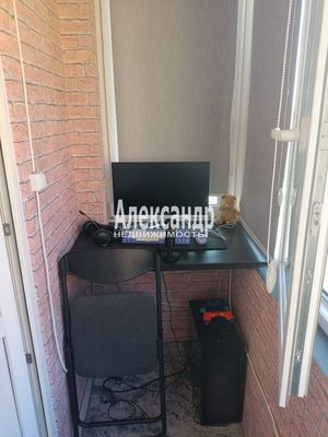 Продам однокомнатную (1-комн.) квартиру, Колпинская ул, 28к2, Колпино г