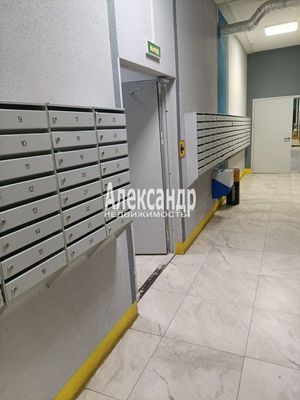 Продам однокомнатную (1-комн.) квартиру, Колпинская ул, 28к2, Колпино г