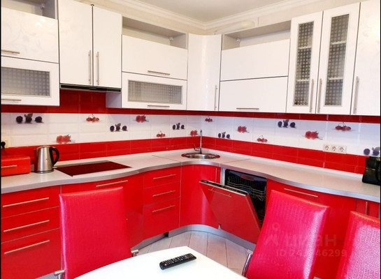 Продам трехкомнатную (3-комн.) квартиру, Калинина ул, 5, Химки г