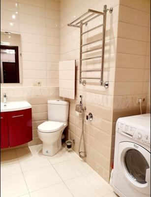 Продам трехкомнатную (3-комн.) квартиру, Калинина ул, 5, Химки г