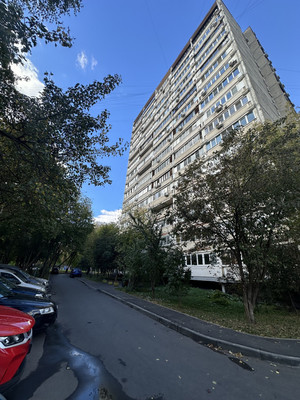 Продам трехкомнатную (3-комн.) квартиру, Озёрная ул, 23к1, Москва г