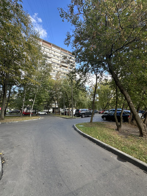Продам трехкомнатную (3-комн.) квартиру, Озёрная ул, 23к1, Москва г
