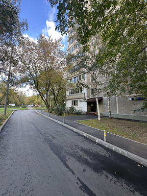 Продам трехкомнатную (3-комн.) квартиру, Озёрная ул, 23к1, Москва г