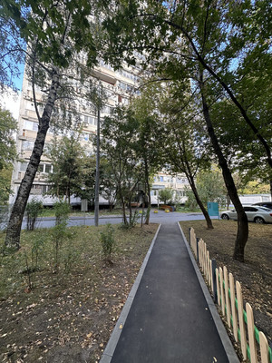 Продам трехкомнатную (3-комн.) квартиру, Озёрная ул, 23к1, Москва г