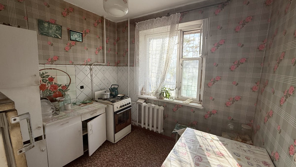 Продам двухкомнатную (2-комн.) квартиру, Весенняя ул, 12, Волгодонск г