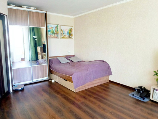 Продам однокомнатную (1-комн.) квартиру, 1 Конной Армии ул, 19, Симферополь г