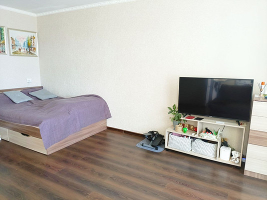 Продам однокомнатную (1-комн.) квартиру, 1 Конной Армии ул, 19, Симферополь г