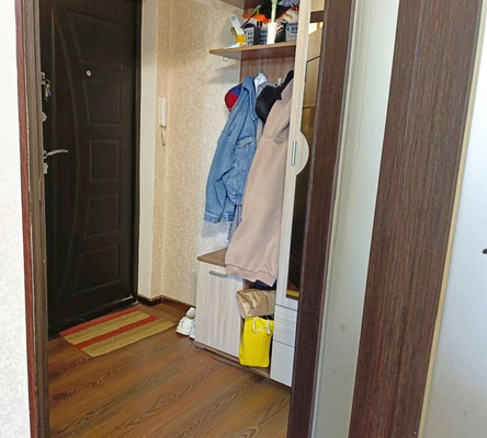 Продам однокомнатную (1-комн.) квартиру, 1 Конной Армии ул, 19, Симферополь г