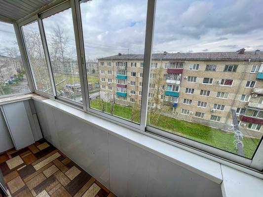 Продам двухкомнатную (2-комн.) квартиру, 2-й Микрорайон ул, 12, Эльбан рп