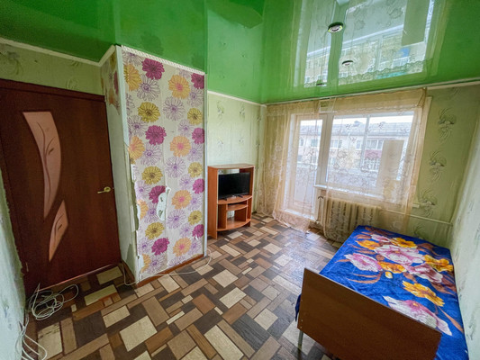 Продам двухкомнатную (2-комн.) квартиру, 2-й Микрорайон ул, 12, Эльбан рп