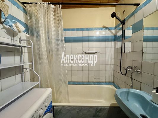 Продам двухкомнатную (2-комн.) квартиру, Шлиссельбургский пр-кт, 1, Санкт-Петербург г