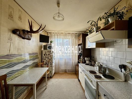 Продам двухкомнатную (2-комн.) квартиру, Шлиссельбургский пр-кт, 1, Санкт-Петербург г