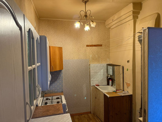 Продам однокомнатную (1-комн.) квартиру, Варшавская ул, 3а, Гатчина г