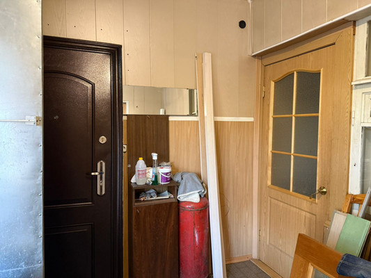 Продам однокомнатную (1-комн.) квартиру, Варшавская ул, 3а, Гатчина г