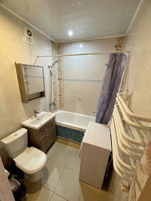 Продам однокомнатную (1-комн.) квартиру, Маршала Новикова ул, 11, Калининград г