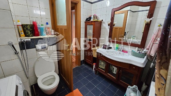 Продам многокомнатную квартиру, Островитянова ул, 6, Москва г