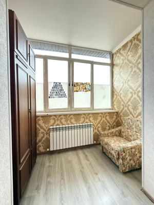 Продам трехкомнатную (3-комн.) квартиру, Толстого ул, 180кБ, Нальчик г