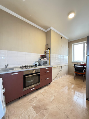 Продам трехкомнатную (3-комн.) квартиру, Толстого ул, 180кБ, Нальчик г