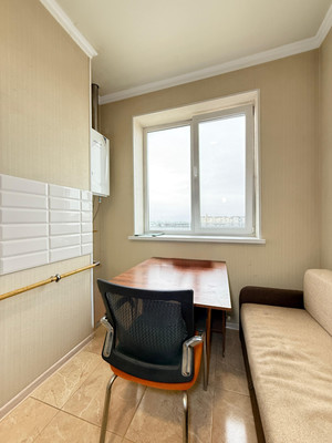 Продам трехкомнатную (3-комн.) квартиру, Толстого ул, 180кБ, Нальчик г