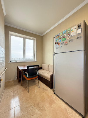 Продам трехкомнатную (3-комн.) квартиру, Толстого ул, 180кБ, Нальчик г