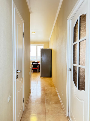 Продам трехкомнатную (3-комн.) квартиру, Толстого ул, 180кБ, Нальчик г