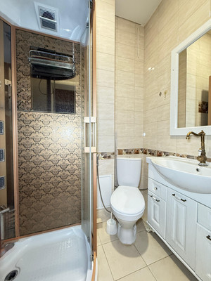 Продам трехкомнатную (3-комн.) квартиру, Толстого ул, 180кБ, Нальчик г