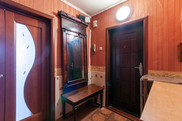 Продам трехкомнатную (3-комн.) квартиру, Марьинский Парк ул, 17к1, Москва г