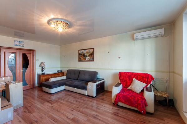Продам трехкомнатную (3-комн.) квартиру, Марьинский Парк ул, 17к1, Москва г