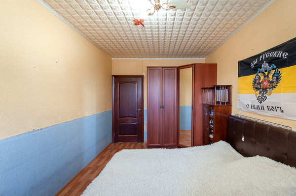 Продам трехкомнатную (3-комн.) квартиру, Марьинский Парк ул, 17к1, Москва г