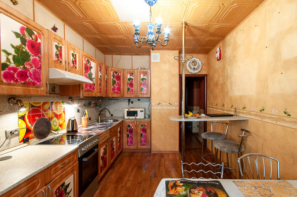 Продам трехкомнатную (3-комн.) квартиру, Марьинский Парк ул, 17к1, Москва г