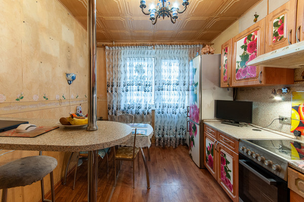 Продам трехкомнатную (3-комн.) квартиру, Марьинский Парк ул, 17к1, Москва г
