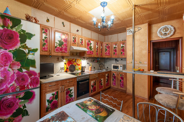 Продам трехкомнатную (3-комн.) квартиру, Марьинский Парк ул, 17к1, Москва г