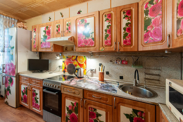 Продам трехкомнатную (3-комн.) квартиру, Марьинский Парк ул, 17к1, Москва г