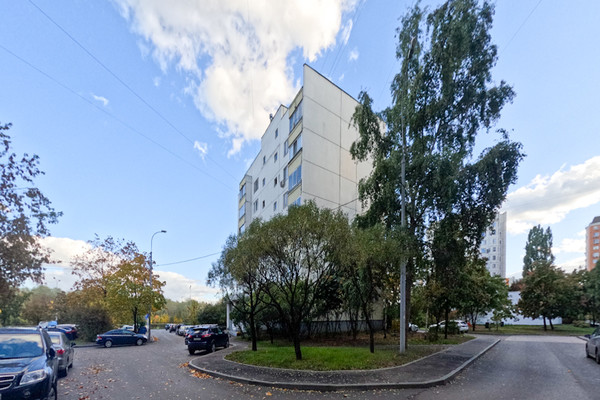 Продам трехкомнатную (3-комн.) квартиру, Марьинский Парк ул, 17к1, Москва г