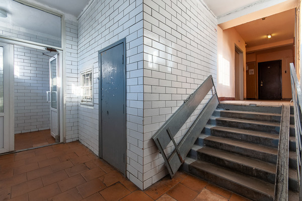 Продам трехкомнатную (3-комн.) квартиру, Марьинский Парк ул, 17к1, Москва г