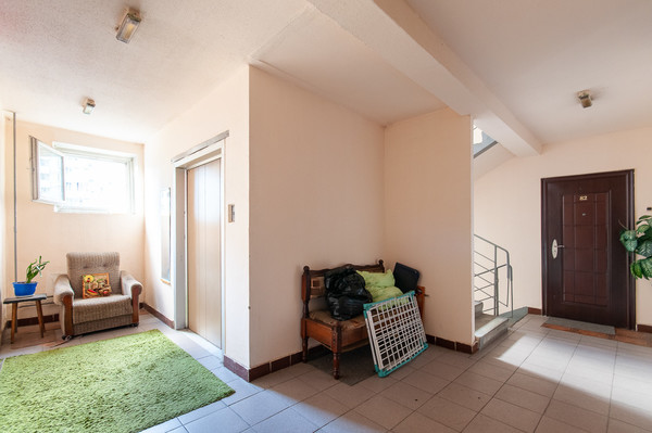 Продам трехкомнатную (3-комн.) квартиру, Марьинский Парк ул, 17к1, Москва г