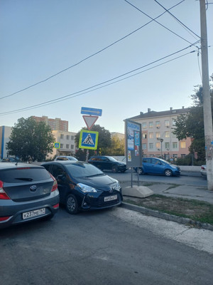 Продам двухкомнатную (2-комн.) квартиру, 1-я Баррикадная ул, 2/1, Ростов-на-Дону г