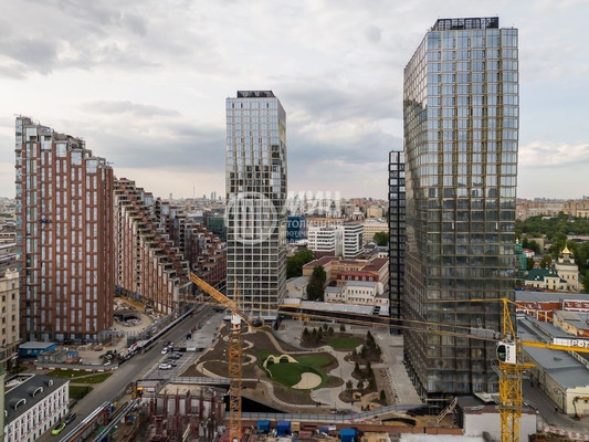 Продам трехкомнатную (3-комн.) квартиру, Летниковская ул, 11к1, Москва г