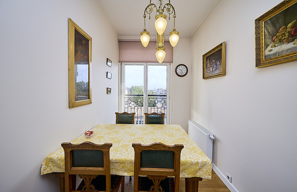 Продам двухкомнатную (2-комн.) квартиру, Малый В.О. пр-кт, 52, Санкт-Петербург г