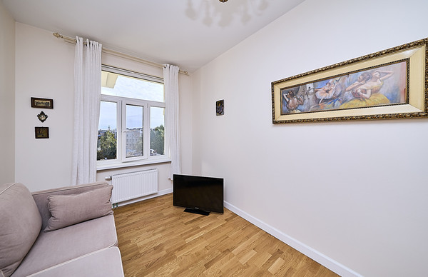 Продам двухкомнатную (2-комн.) квартиру, Малый В.О. пр-кт, 52, Санкт-Петербург г