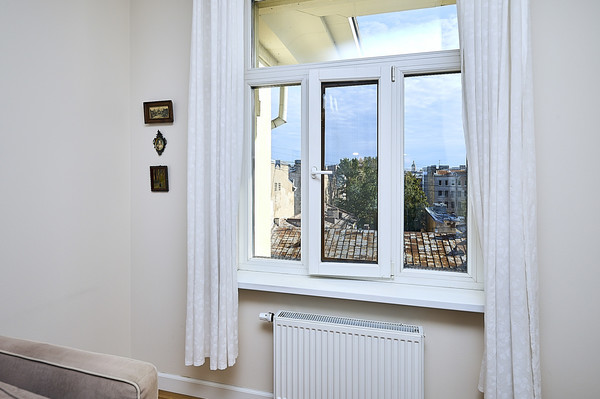 Продам двухкомнатную (2-комн.) квартиру, Малый В.О. пр-кт, 52, Санкт-Петербург г