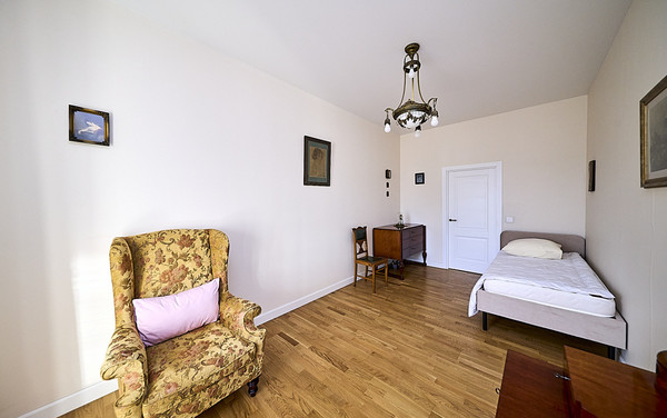 Продам двухкомнатную (2-комн.) квартиру, Малый В.О. пр-кт, 52, Санкт-Петербург г