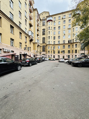 Продам трехкомнатную (3-комн.) квартиру, Новоспасский пер, 3к2, Москва г