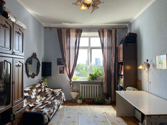Продам двухкомнатную (2-комн.) квартиру, Максимова ул, 6, Москва г