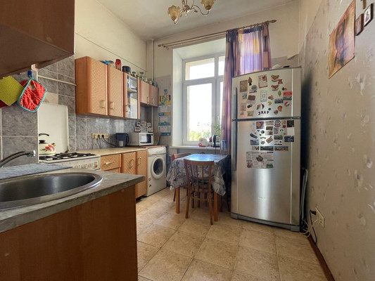 Продам двухкомнатную (2-комн.) квартиру, Максимова ул, 6, Москва г