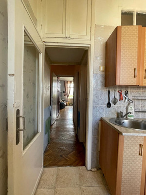 Продам двухкомнатную (2-комн.) квартиру, Максимова ул, 6, Москва г