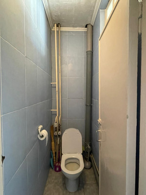Продам двухкомнатную (2-комн.) квартиру, Максимова ул, 6, Москва г